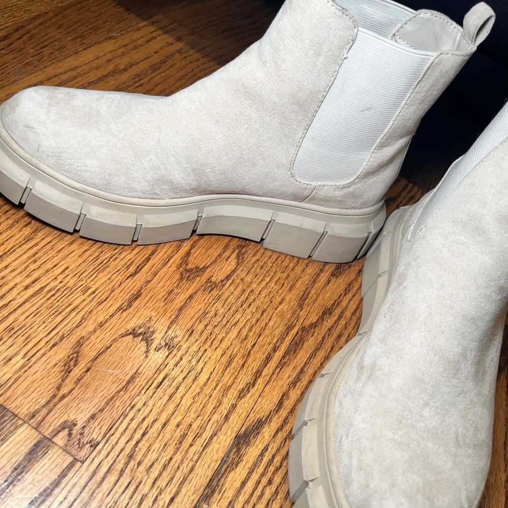 BP Cream Ankle Boots